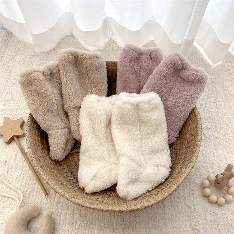 Caldi calzini invernali per ba - Winter Clothing For Toddlers recensione e prezzo