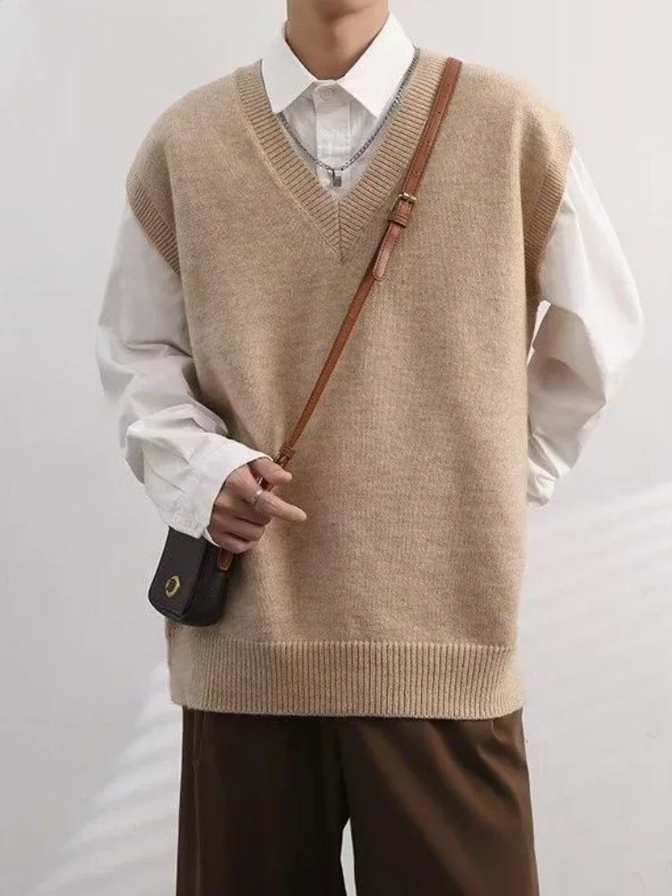 Gilet Gilet Beige Scollo a V M - Winter Clothing Trends 2025 recensione e prezzo