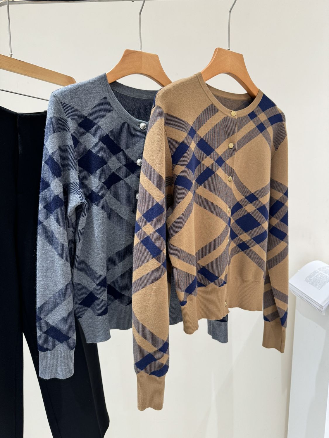 Vintage O-Collo Bottoni Cardig - Winter Clothing Trends For Women recensione e prezzo
