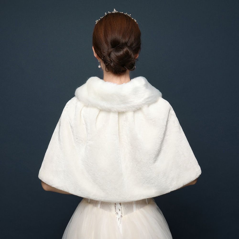 Stola avvolgente in peluche ad - Winter Clothing Ideas recensione e prezzo