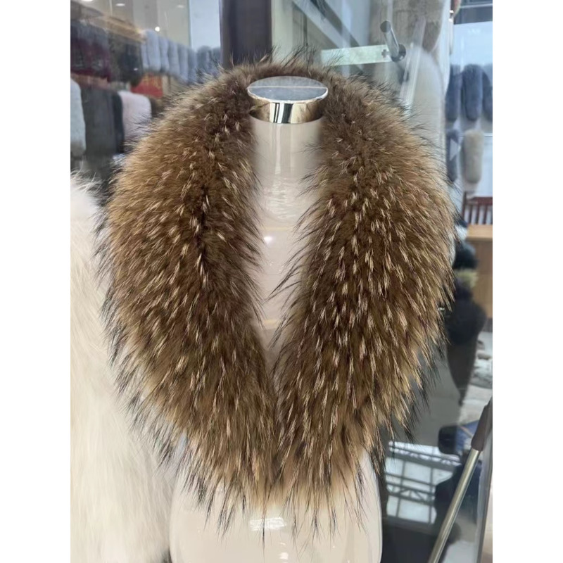 Collo in pelliccia di procione - Winter Clothing Ideas recensione e prezzo