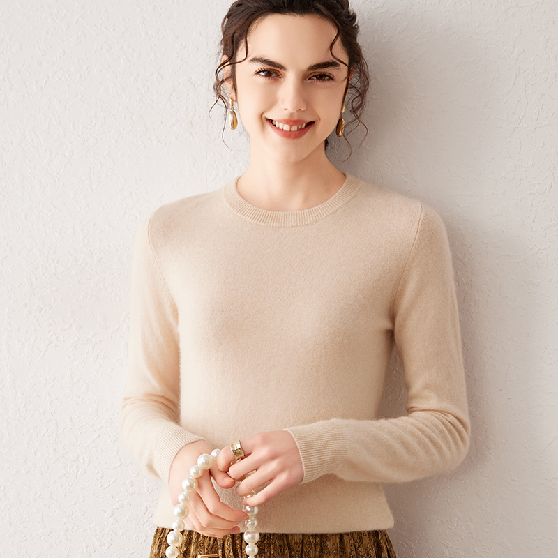Maglione da donna in puro cash - Winter Clothing Trends 2025 recensione e prezzo